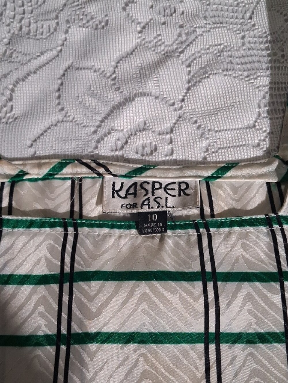 Kasper White Top with Green and Black Windowpane Stripes - Picture 2 of 5